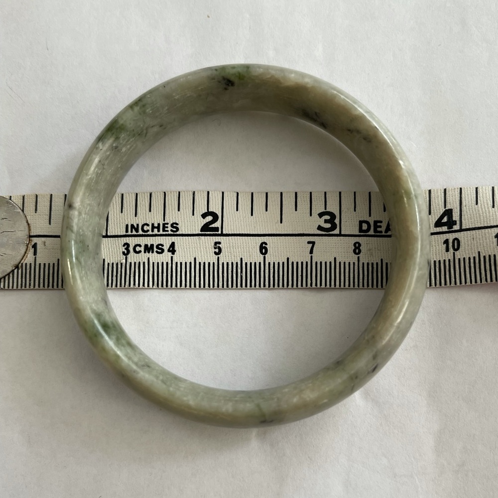 Light and dark green jade bangle - Picture 3 of 10